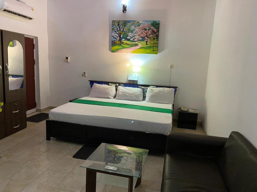 Hgl Guest House East Legon Exterior photo